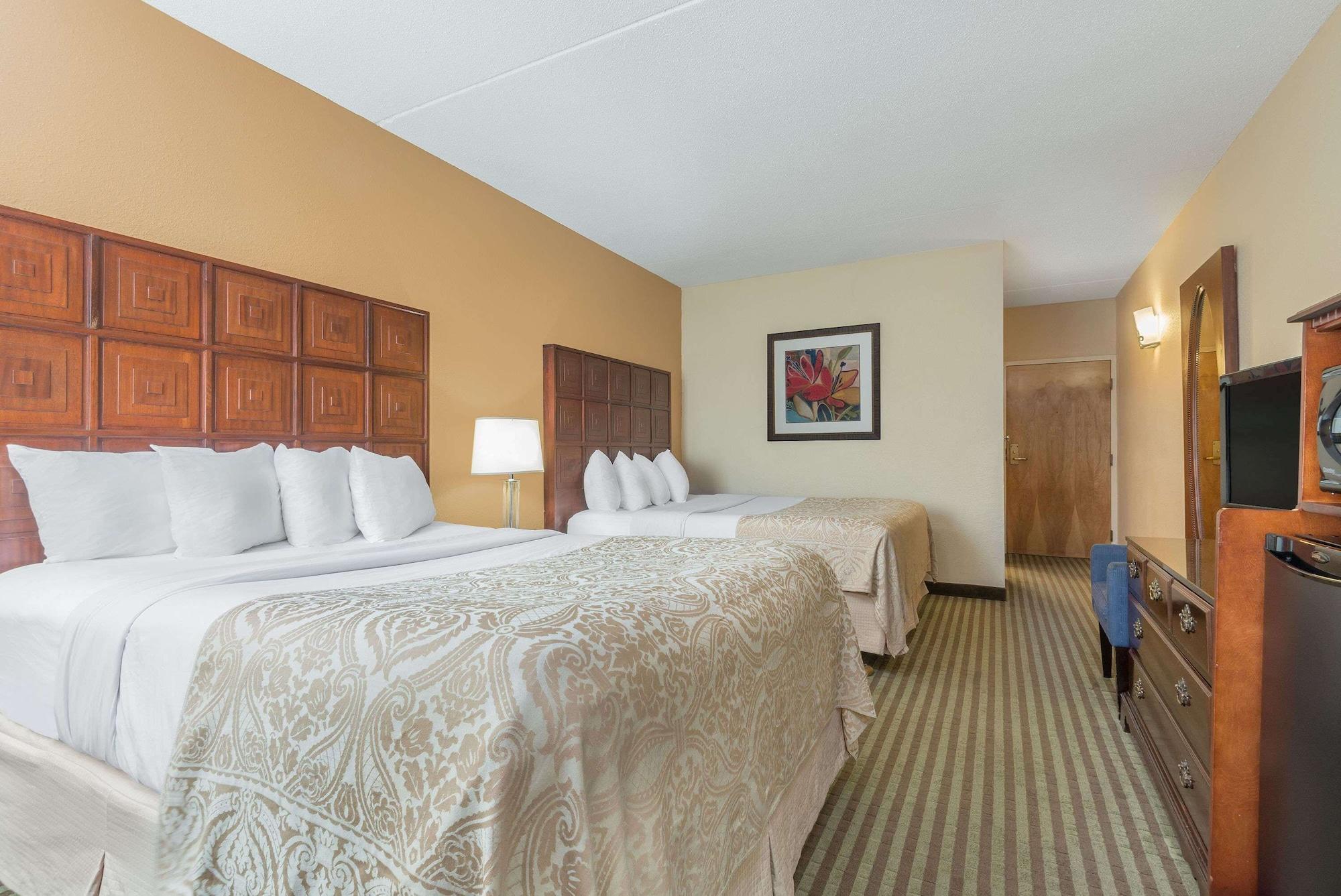 Ramada By Wyndham Columbus North Hotel Westerville Buitenkant foto