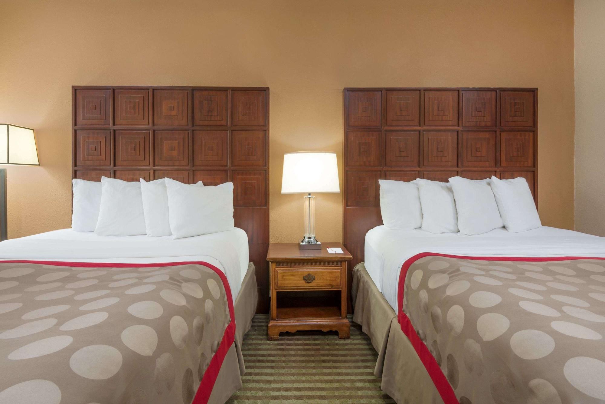 Ramada By Wyndham Columbus North Hotel Westerville Buitenkant foto