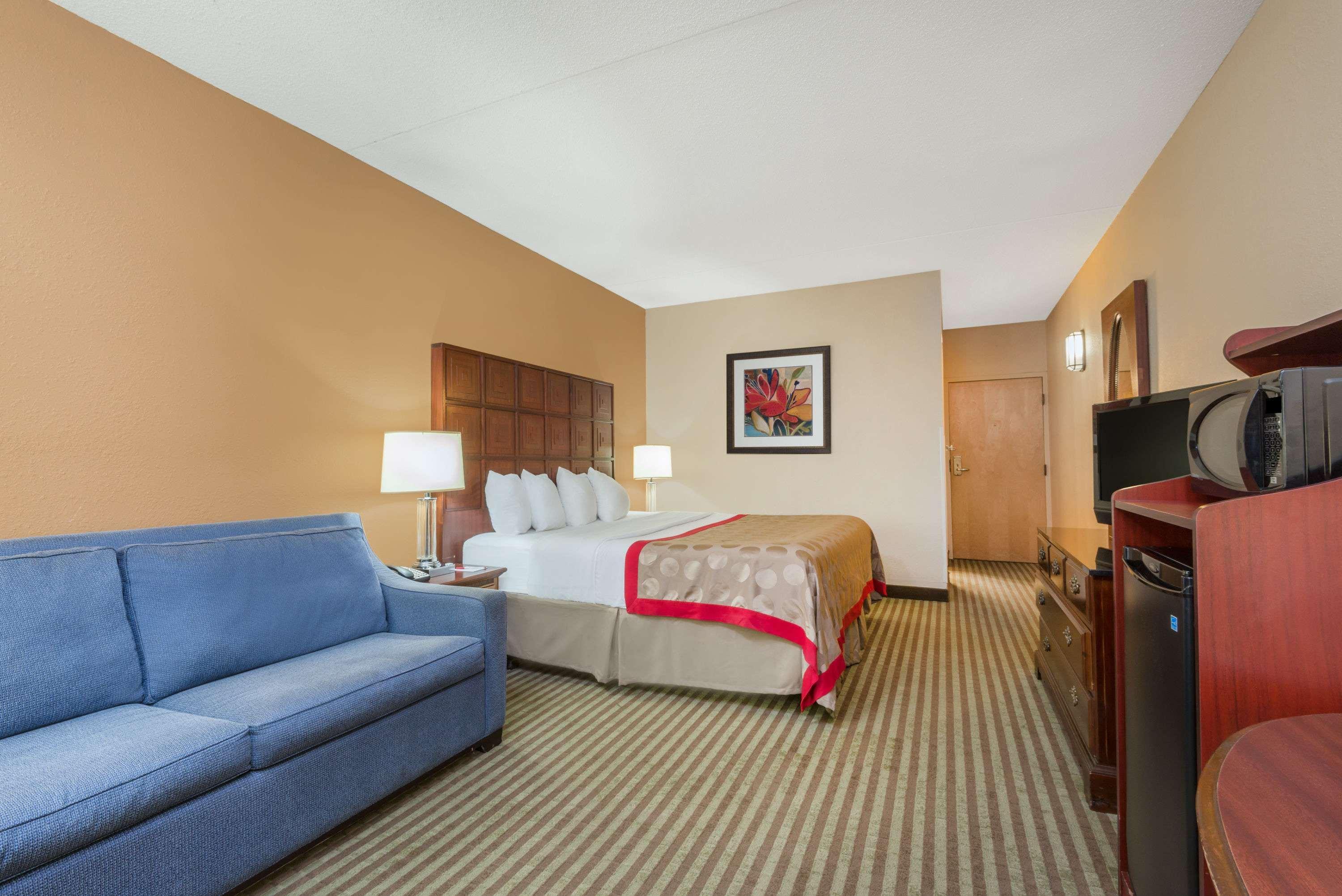 Ramada By Wyndham Columbus North Hotel Westerville Buitenkant foto