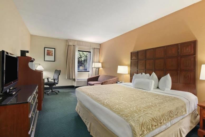 Ramada By Wyndham Columbus North Hotel Westerville Buitenkant foto
